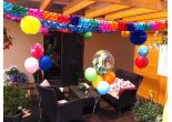 výzdoba na oslavu, héliové balóny, papierové reťaze, pom pomy, gule z papiera
